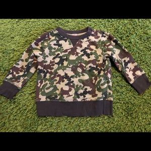 Uniqlo camouflage Mickey Mouse print tops